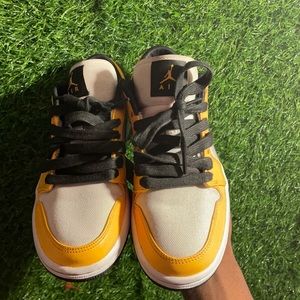 - Used -Good condition -No box